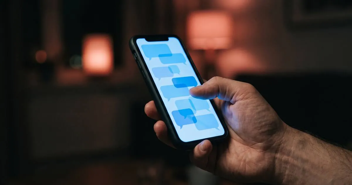 Chatbot contre théories du complot : plus efficace qu'une fiche de faits (étude)